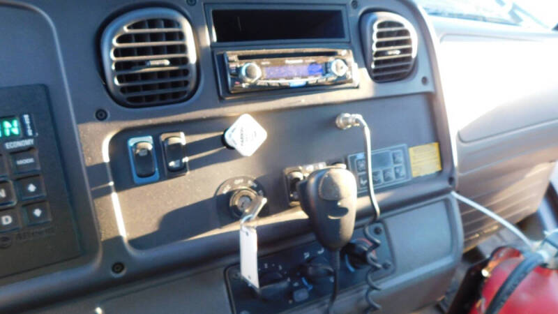 2013 Freightliner B2 Chassis