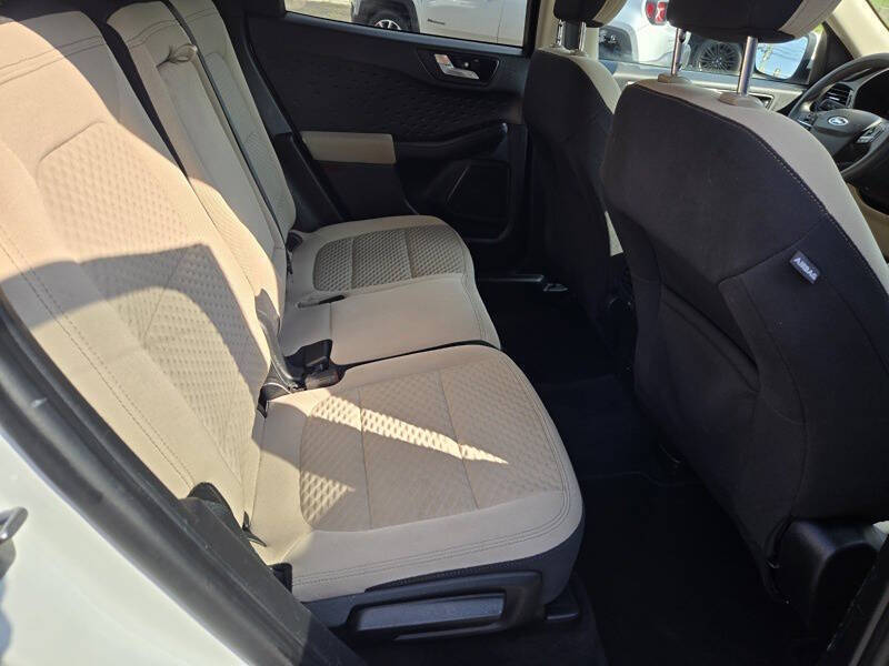 2020 Ford Escape SE