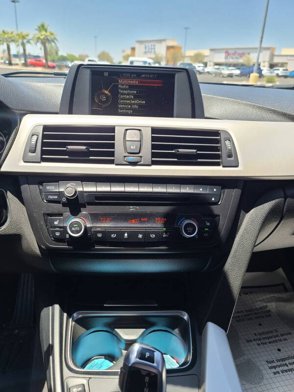 2015 BMW 3 Series 320i