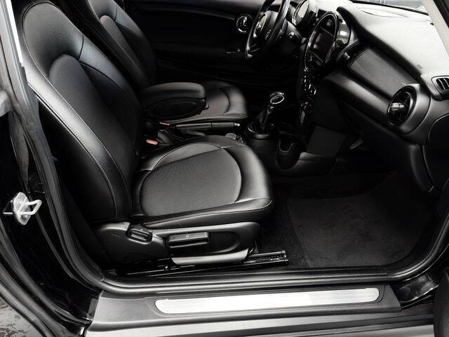 2017 MINI Hardtop 2 Door Cooper