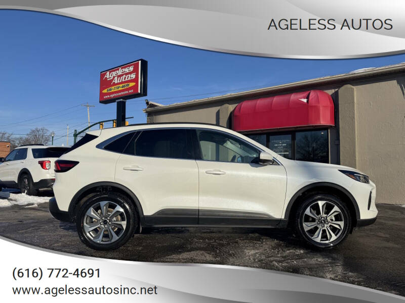 2024 Ford Escape Platinum's photo