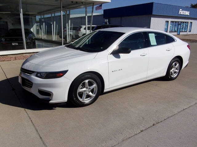 2018 Chevrolet Malibu for sale at Johnson Car Company LLC in Mount Pleasant, IA