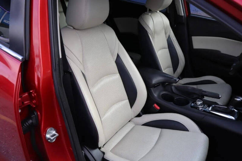 2016 Mazda MAZDA3 s Grand Touring