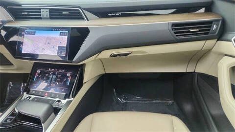 2024 Audi Q8 Sportback e-tron quattro Premium S line