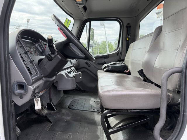 2014 Freightliner M2 106