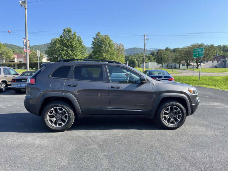 2022 Jeep Cherokee Trailhawk