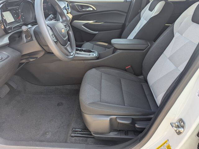 2025 Chevrolet Trax LS