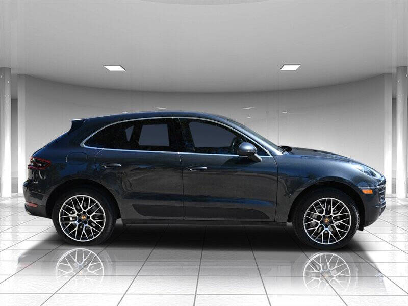 2017 Porsche Macan 6