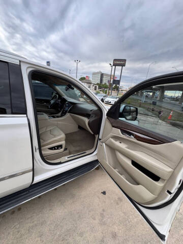 2017 Cadillac Escalade ESV Standard