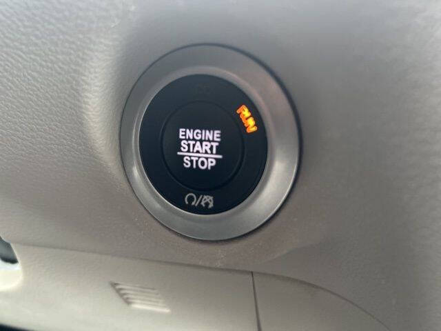 2024 Chrysler Pacifica Touring L - Photo 28