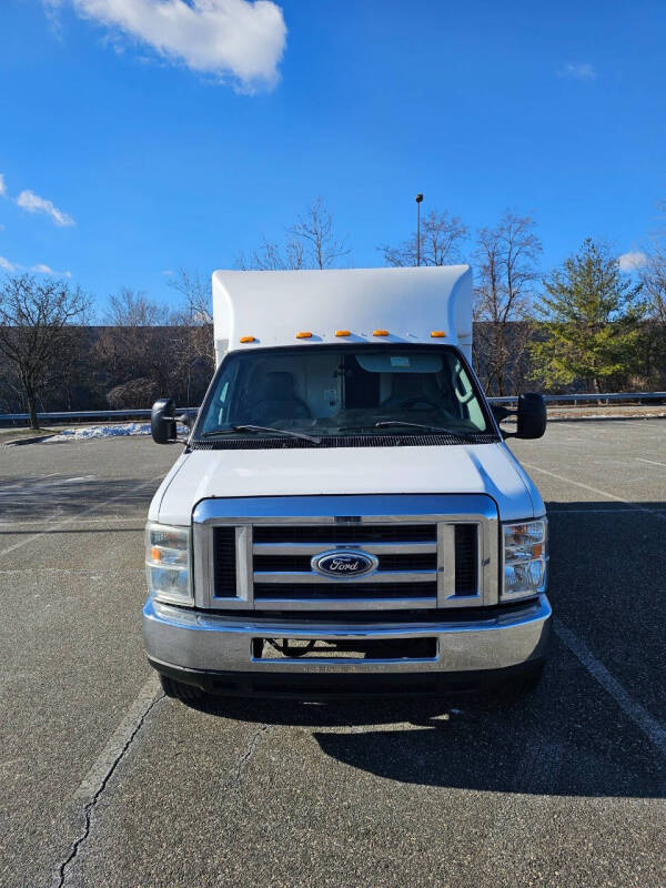 2011 Ford E-Series E-350 SD