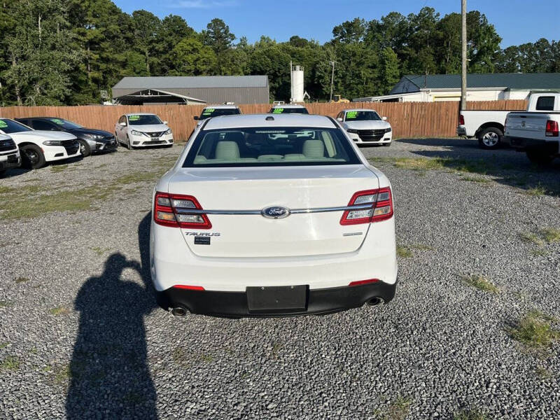 2016 Ford Taurus SE