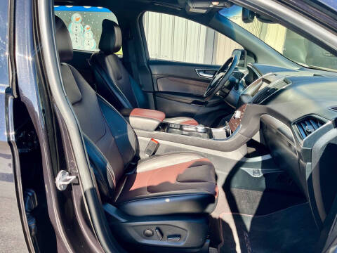 2020 Ford Edge Titanium