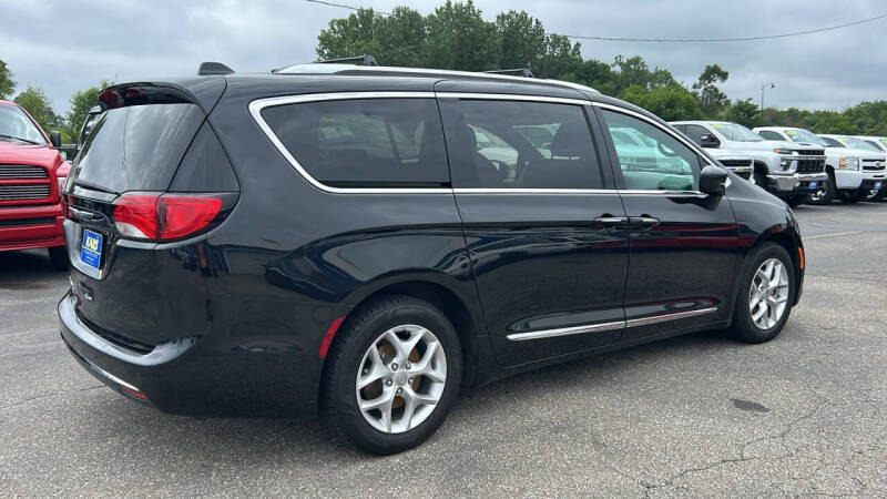 2020 Chrysler Pacifica Touring L