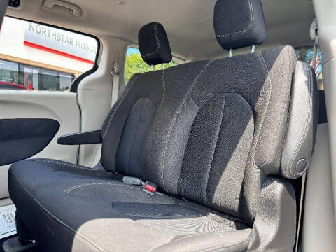 2020 Chrysler Voyager L