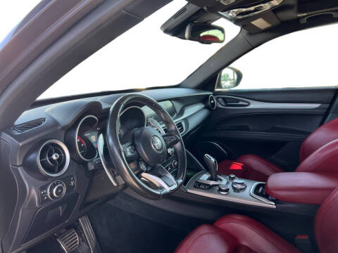 2022 Alfa Romeo Stelvio Veloce