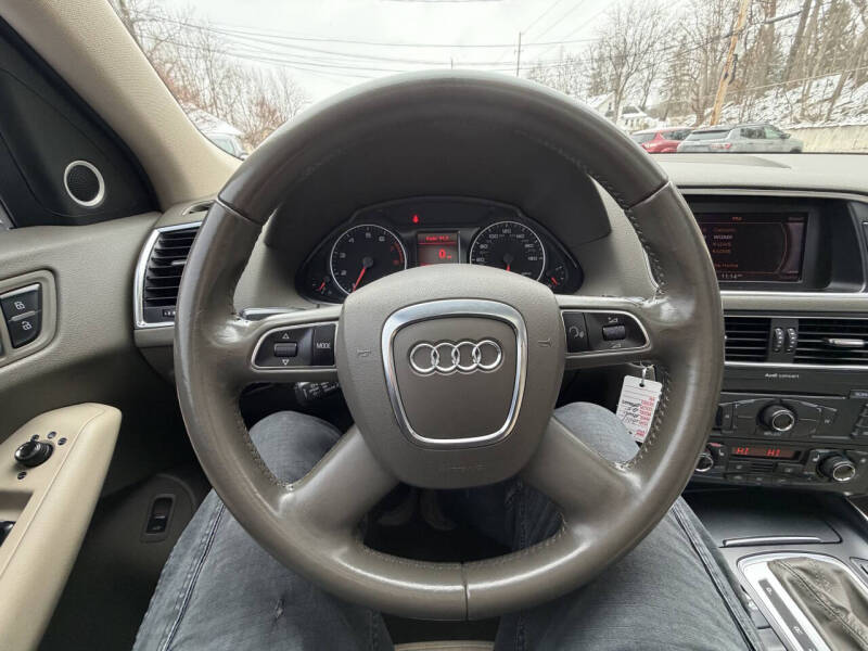 2011 Audi Q5 2.0T quattro Premium Plus