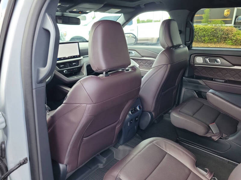 2025 Ford Explorer Platinum