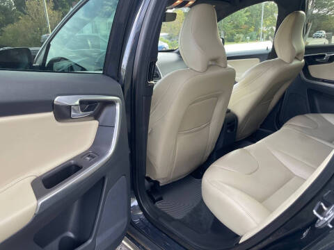 2016 Volvo XC60 T5 Drive-E Premier