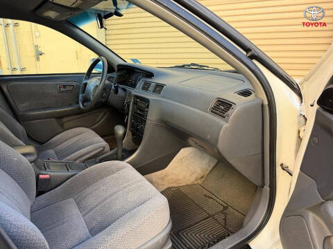 2000 Toyota Camry