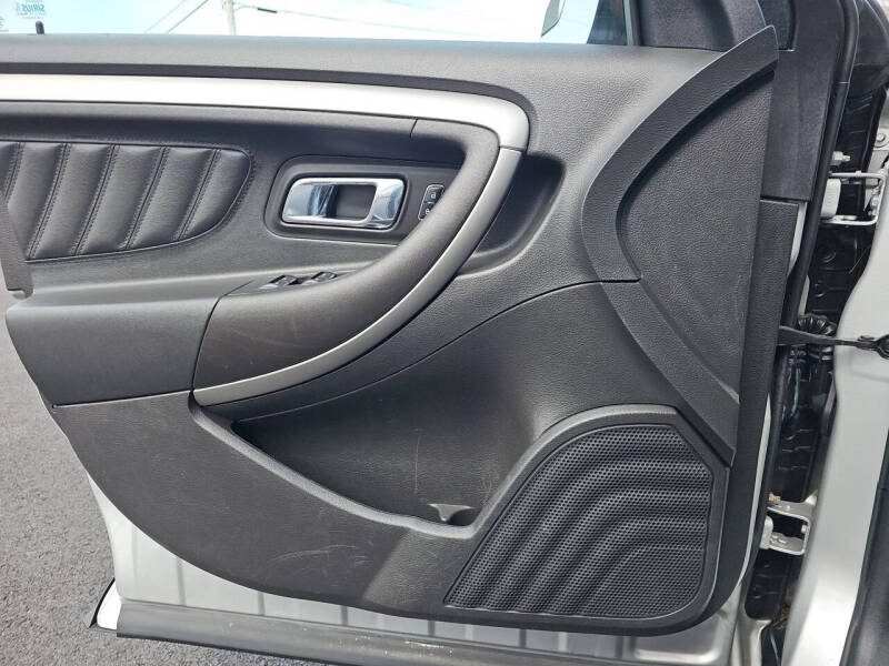 2017 Ford Taurus SEL
