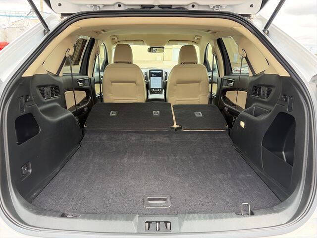 2022 Ford Edge SE