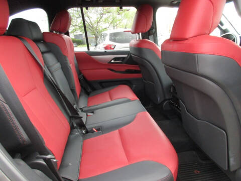 2023 Lexus LX 600 F SPORT Handling