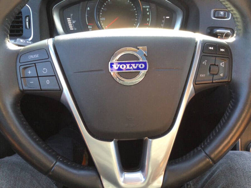 2015 Volvo V60 Cross Country T5