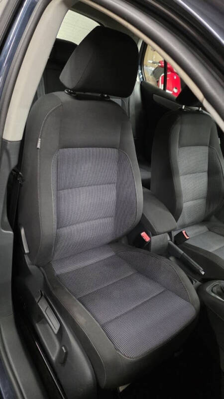 2013 Volkswagen Golf 2.5L PZEV