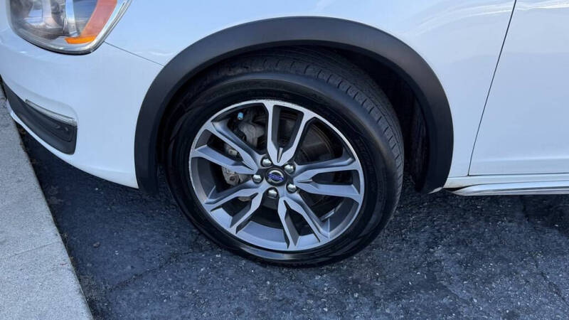 2015 Volvo V60 Cross Country T5