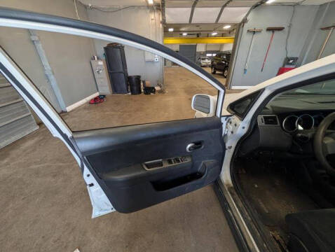 2012 Nissan Versa 1.8 SL
