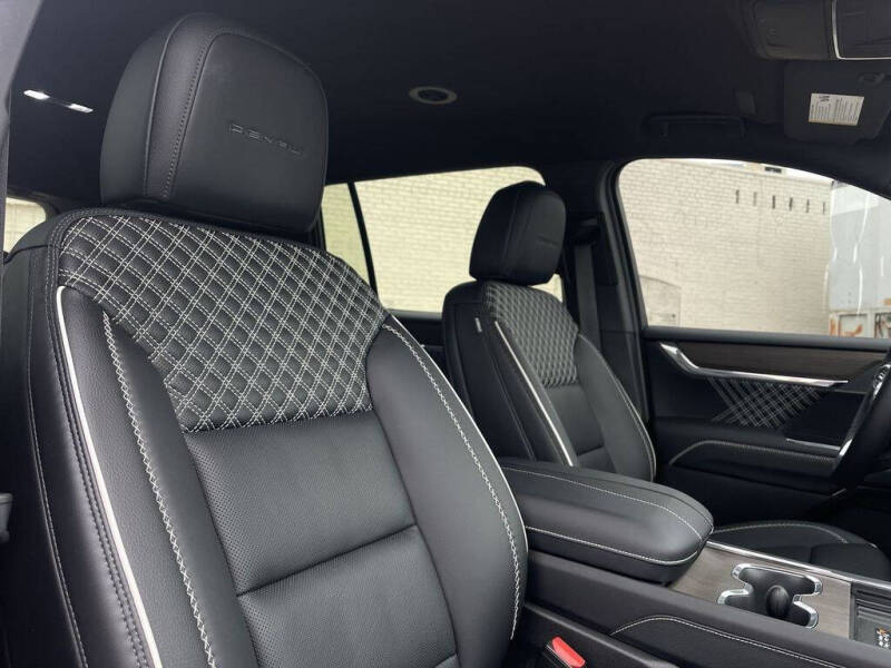 2024 GMC Acadia Denali