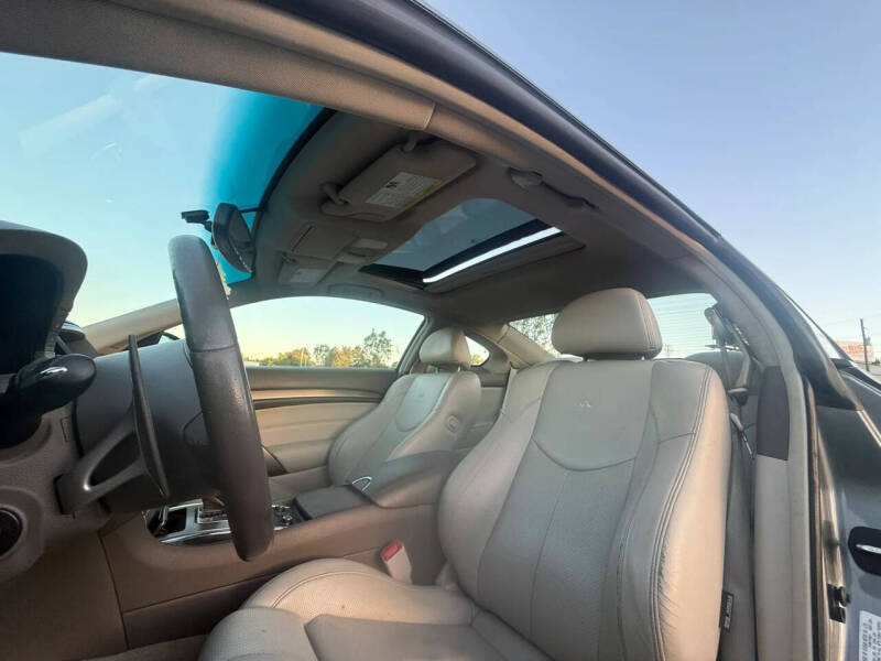 2011 Infiniti G37 Coupe x