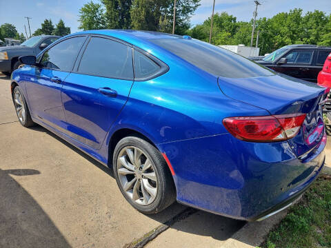 2015 Chrysler 200 S