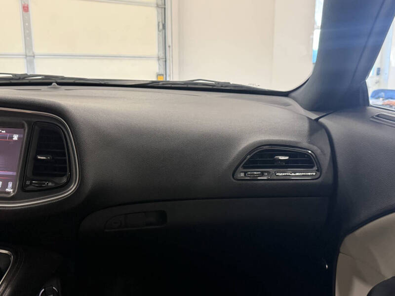 2015 Dodge Challenger SXT Plus