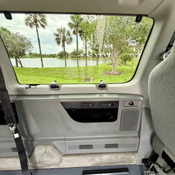 2011 Ford E-350