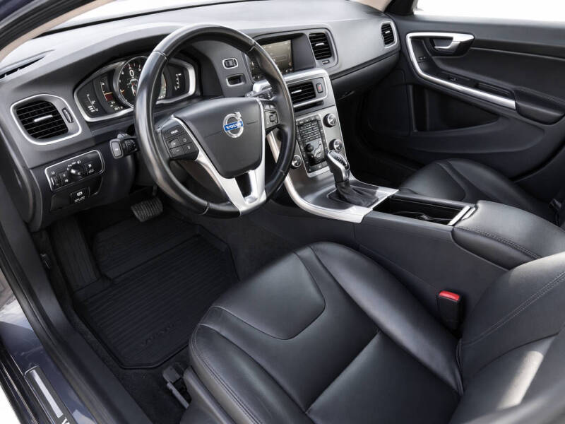 2015 Volvo V60 T5 Drive-E Platinum