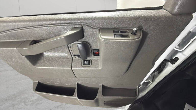 2024 Chevrolet Express 2500
