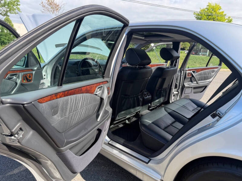 2002 Mercedes-Benz E-Class E 320