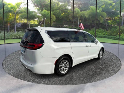 2022 Chrysler Pacifica Touring L