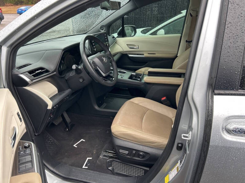 2022 Toyota Sienna Limited 7-Passenger