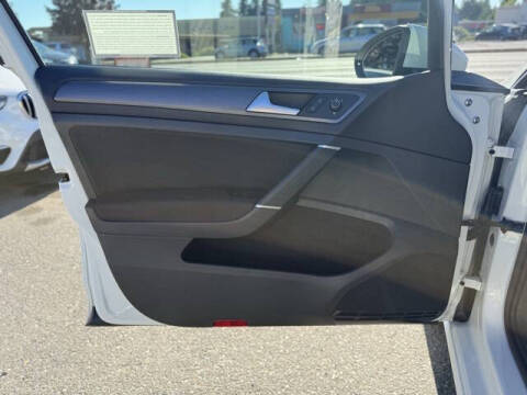 2019 Volkswagen e-Golf SE