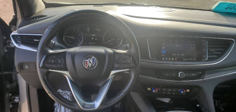 2023 Buick Enclave Essence