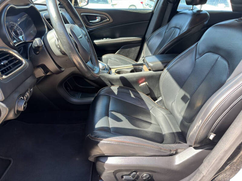2015 Chrysler 200 C