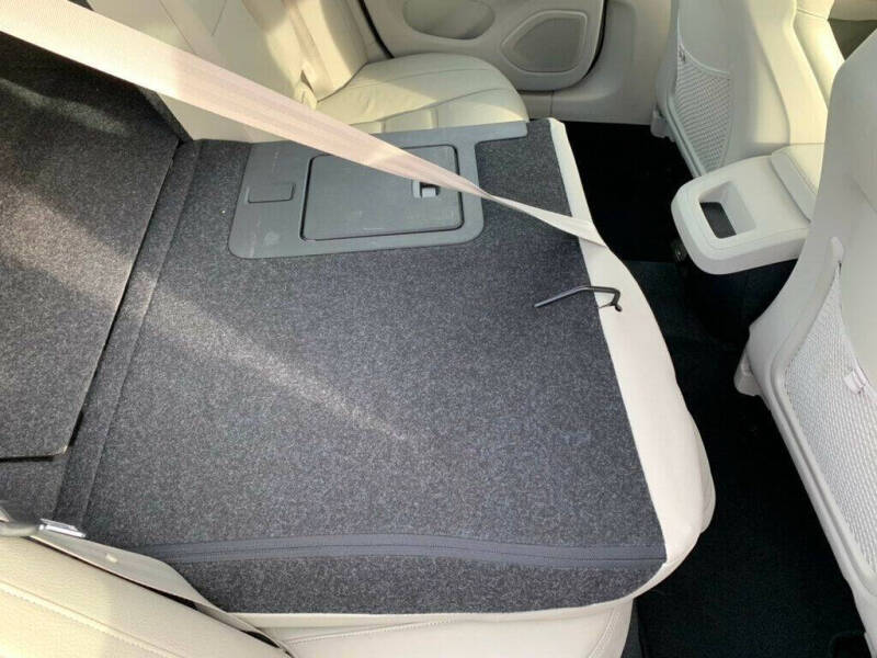 2023 Volvo S60 B5 Plus Dark Theme