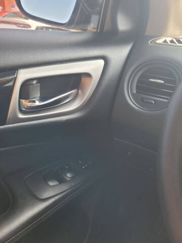 2020 Nissan Pathfinder S