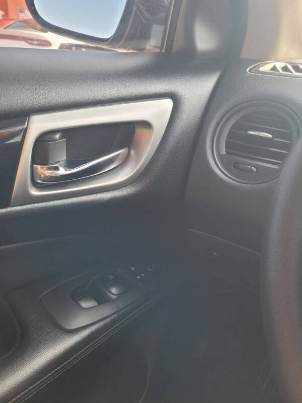 2020 Nissan Pathfinder S