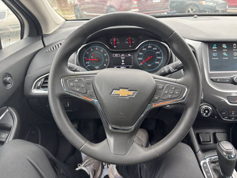 2017 Chevrolet Cruze LT Auto