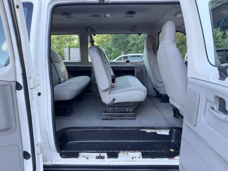 2012 Ford E-Series E-350 SD XLT