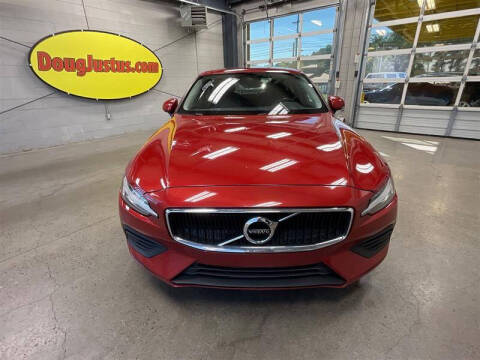 2020 Volvo S60 T6 Momentum